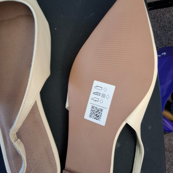 ASOS Cream Pointed Slingback Flats - Picture 6 of 8